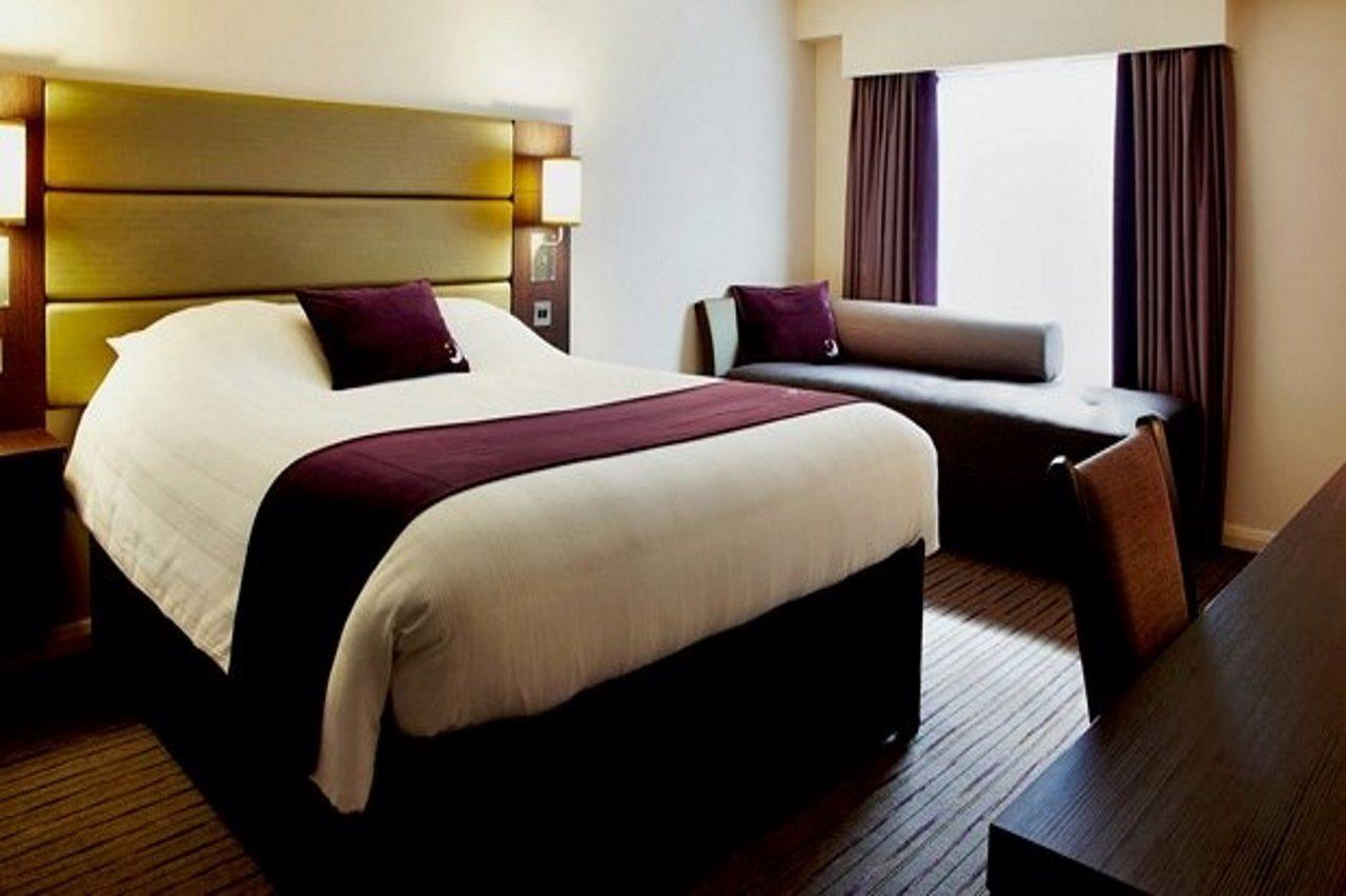 Premier Inn Poole Centre 外观 照片